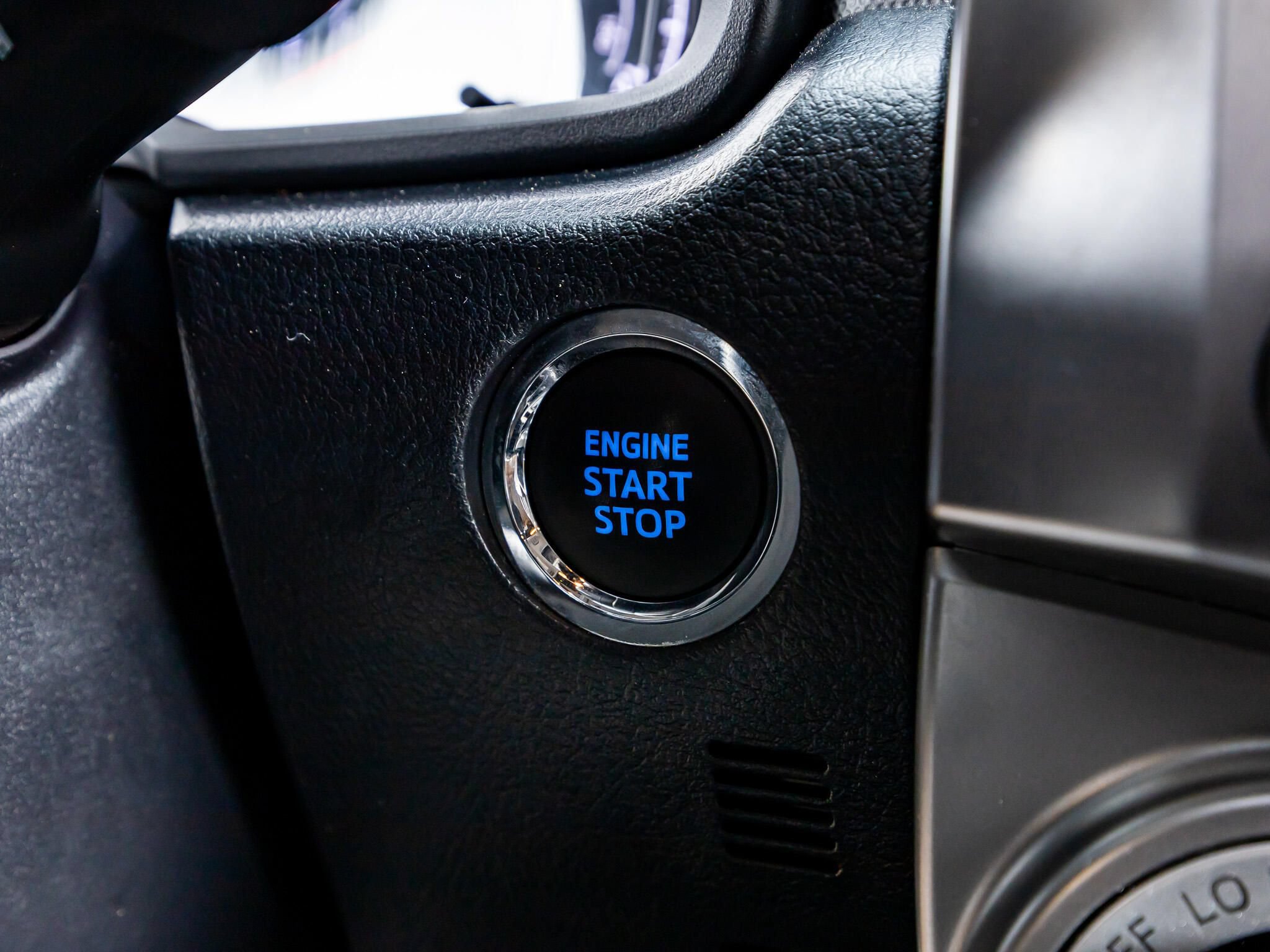 Used 2022 Toyota 4Runner SR5 Premium w/ Moonroof Package RWD image 18