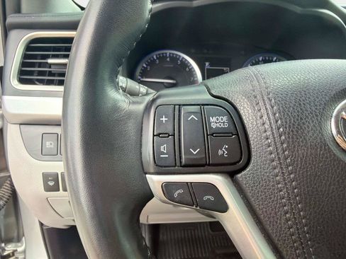 Used 2019 Toyota Highlander Limited Platinum AWD/4WD image 29