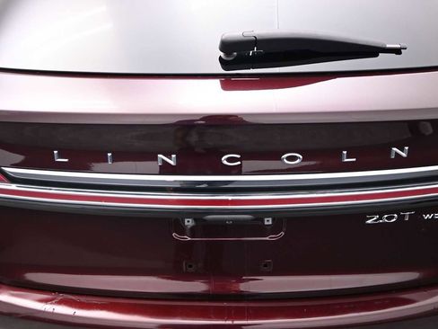 Used 2019 Lincoln Nautilus Select AWD/4WD image 24