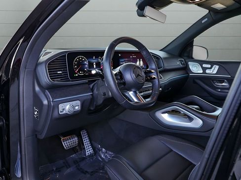 Used 2025 Mercedes-Benz GLS 450 4MATIC image 38