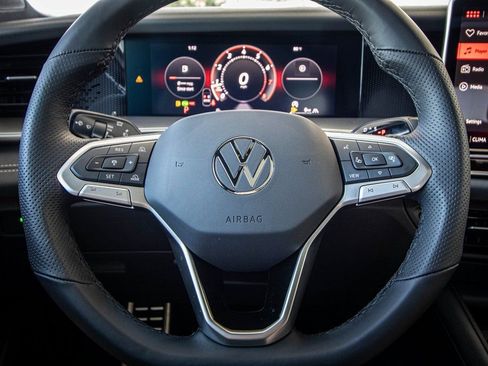 New 2026 Volkswagen Tiguan SE R-Line image 34