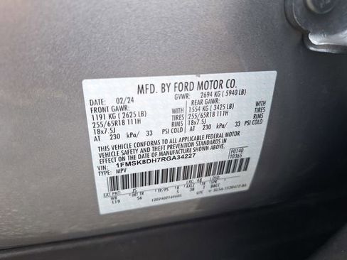 Used 2024 Ford Explorer XLT w/ Equipment Group 202A AWD/4WD image 30