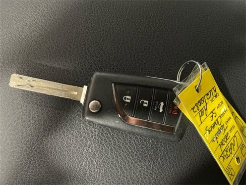 Used 2024 Toyota Camry SE image 20