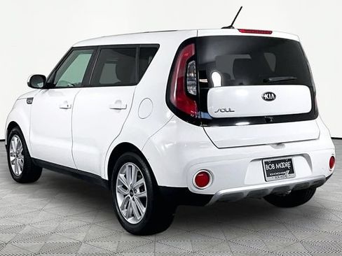 Used 2018 Kia Soul + FWD image 4