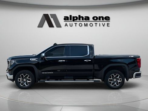 Used 2024 GMC Sierra 1500 SLT AWD/4WD image 11