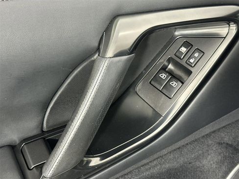 Used 2018 Nissan GT-R Premium image 13