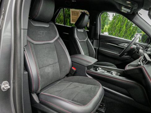 Used 2026 Ford Explorer ST AWD/4WD image 33