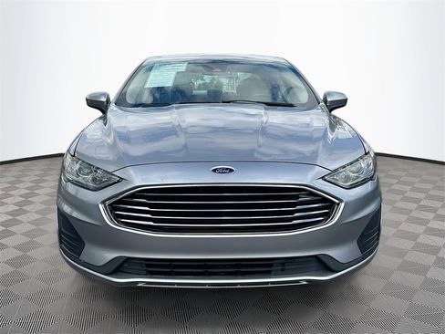 Used 2020 Ford Fusion SE image 2
