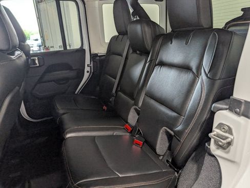 Used 2023 Jeep Wrangler Unlimited Rubicon 392 w/ Xtreme Recon 35" Tire Package AWD/4WD image 17