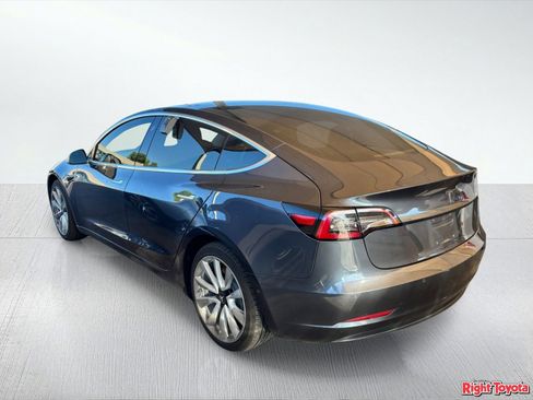 Used 2018 Tesla Model 3 Mid Range RWD image 3