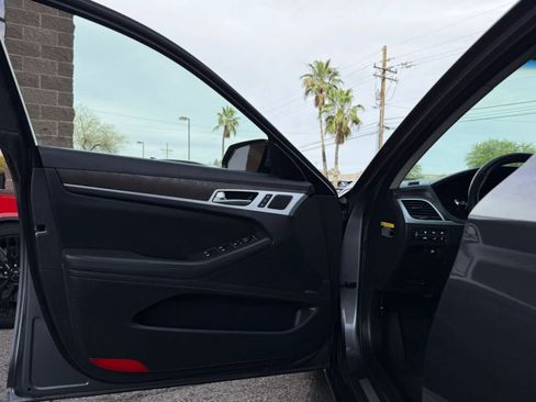Used 2015 Hyundai Genesis 5.0 RWD image 33