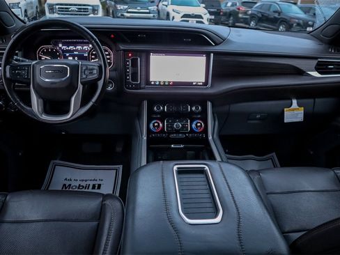 Used 2021 GMC Yukon XL Denali w/ Denali Premium Package image 22