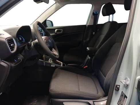 New 2026 Hyundai Venue SE image 9