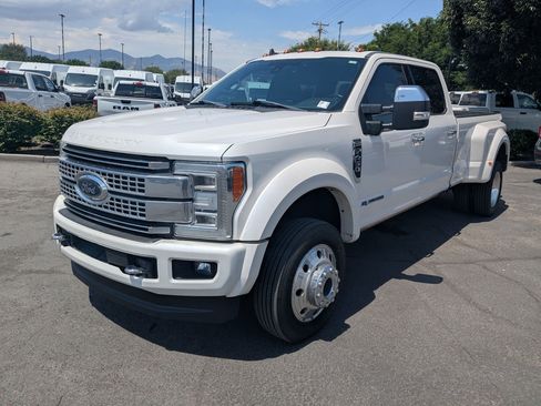 Used 2019 Ford F450 Platinum w/ Platinum Ultimate Package AWD/4WD image 10