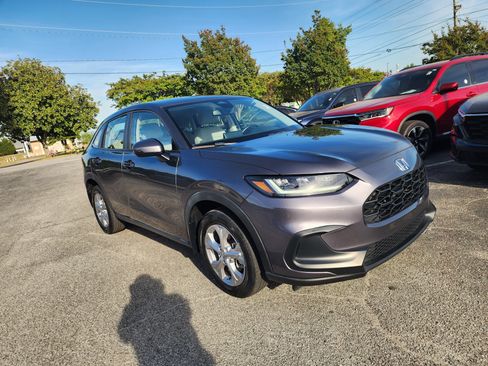 Used 2023 Honda HR-V LX image 2