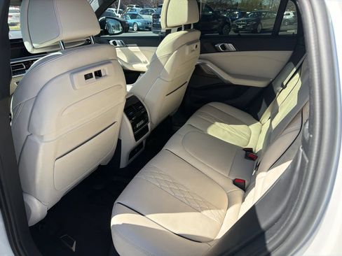 Used 2023 BMW X6 xDrive40i w/ Executive Package image 16