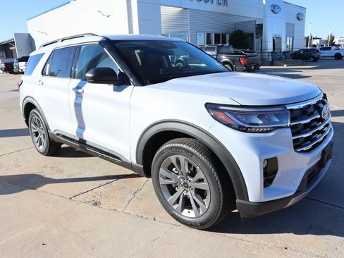 New 2026 Ford Explorer Active w/ Active Comfort Package image 1