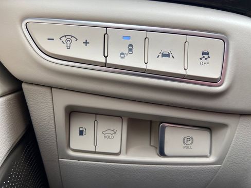 Used 2022 Genesis G90 5.0 Ultimate image 35