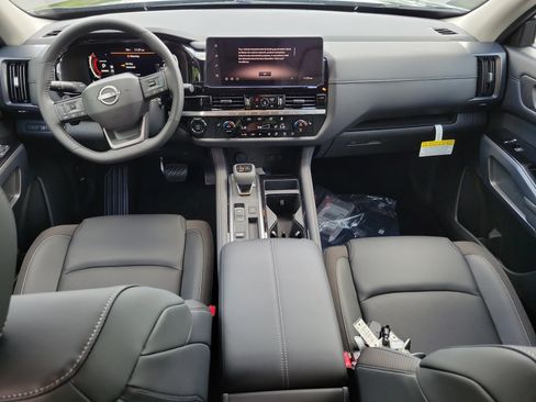 New 2026 Nissan Pathfinder SL FWD image 9