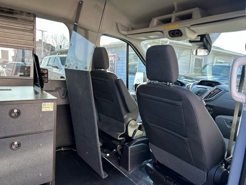 Used 2019 Ford Transit 150 XLT image 23