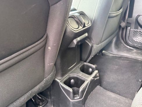 Used 2019 Jeep Wrangler Unlimited Sport S AWD/4WD image 27