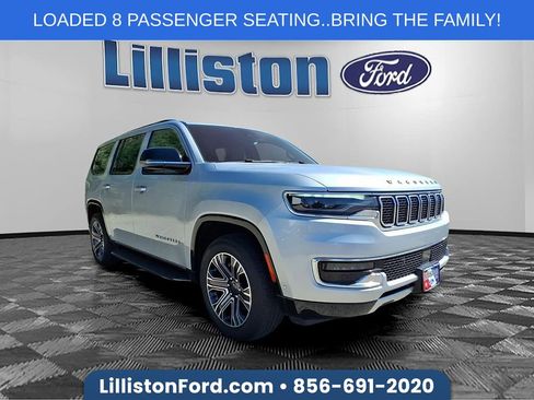 Used 2024 Jeep Wagoneer Series II w/ Flexible Seating Group image 1