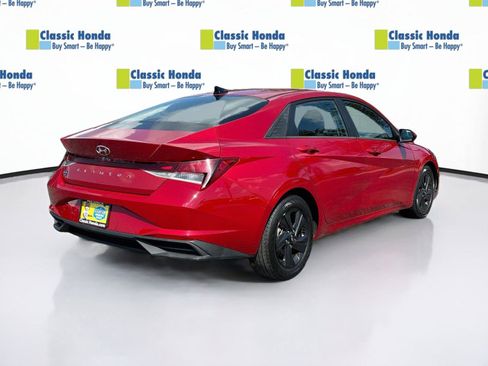 Used 2021 Hyundai Elantra SEL FWD image 8
