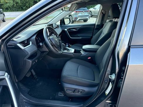 Used 2025 Toyota RAV4 XLE AWD/4WD image 14