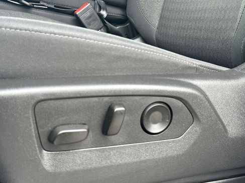 Used 2025 Chevrolet Silverado 2500 LT w/ Convenience Package image 14