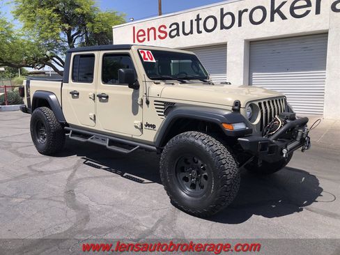 Used 2020 Jeep Gladiator Sport w/ Quick Order Package 24S AWD/4WD image 2