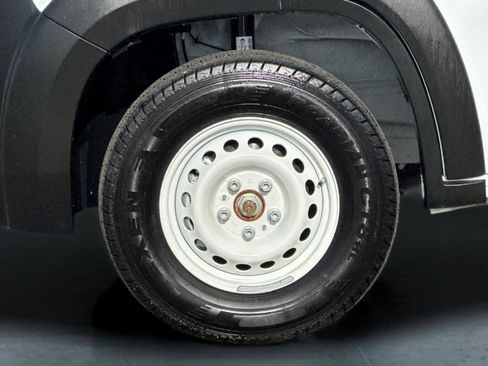 Used 2025 RAM ProMaster 2500 w/ Storage Group image 22