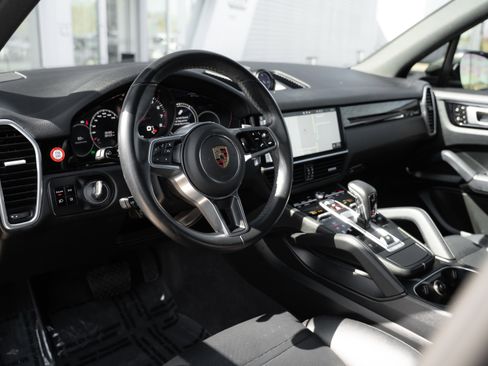 Used 2020 Porsche Cayenne image 10