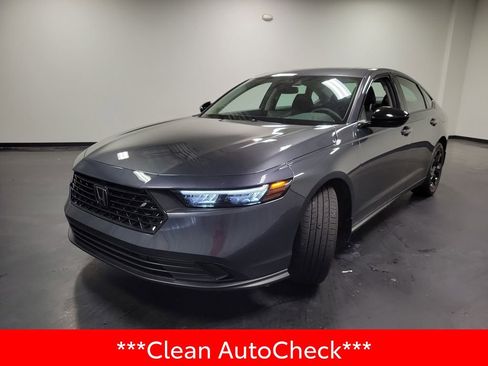 Used 2025 Honda Accord SE image 4