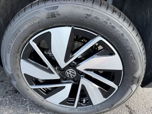 New 2026 Volkswagen Atlas SEL AWD/4WD image 30