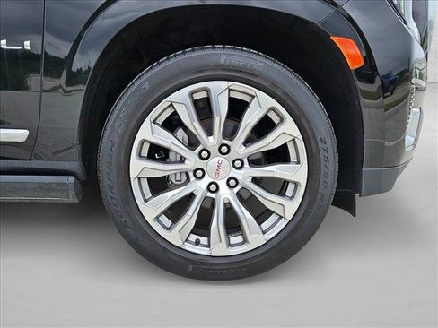 Used 2023 GMC Yukon Denali RWD image 21