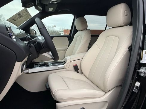 New 2026 Mercedes-Benz GLB 250 4MATIC image 16