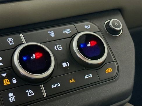 Used 2025 Land Rover Defender 110 S image 23
