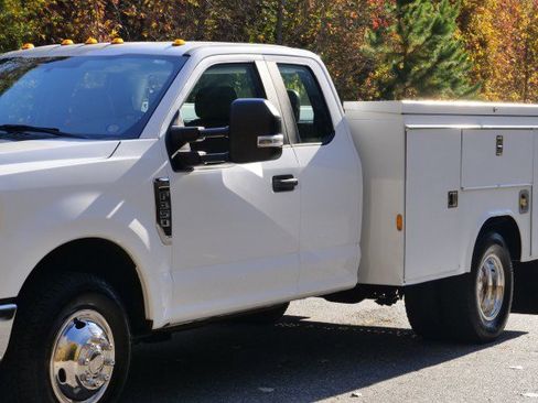 Used 2017 Ford F350 XL w/ Power Equipment Group image 29