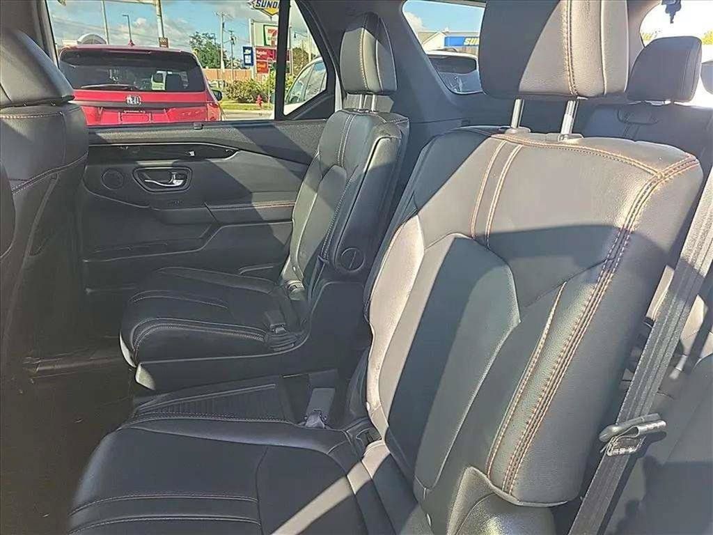 Used 2024 Honda Pilot TrailSport image 19