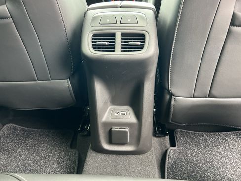 Used 2023 Buick Envision Avenir AWD/4WD image 28