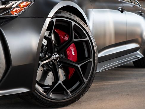 New 2026 Audi RS 6 performance image 2