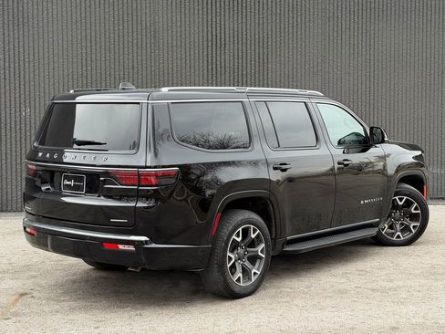 Used 2023 Jeep Wagoneer Series III w/ Convenience Group I image 6