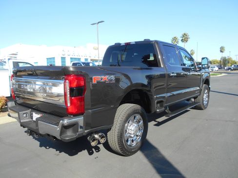 Used 2025 Ford F250 King Ranch w/ Chrome Package image 7