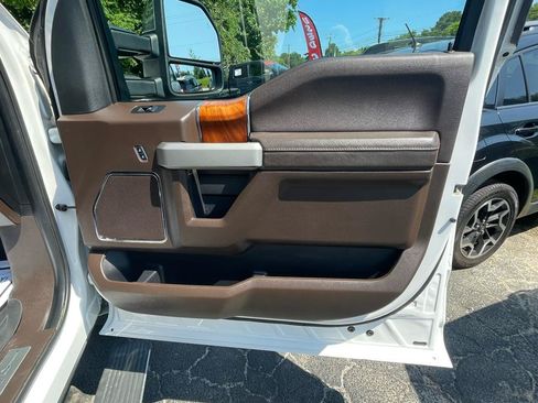 Used 2017 Ford F150 King Ranch w/ Equipment Group 601A Luxury AWD/4WD image 31