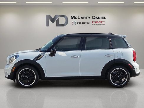 Used 2016 MINI Cooper Countryman S FWD image 2