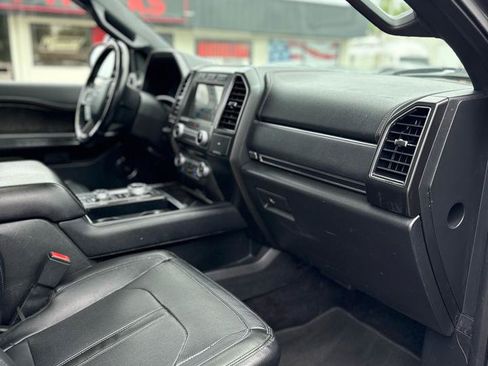 Used 2018 Ford Expedition Limited w/ Equipment Group 301A AWD/4WD image 11