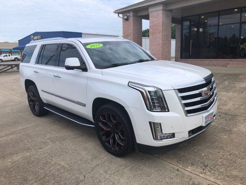 Used 2019 Cadillac Escalade Premium Luxury AWD/4WD image 2