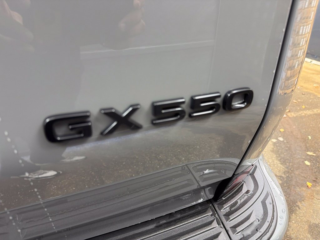 Used 2026 Lexus GX 550 w/ Accessory Package (2T) AWD/4WD image 25