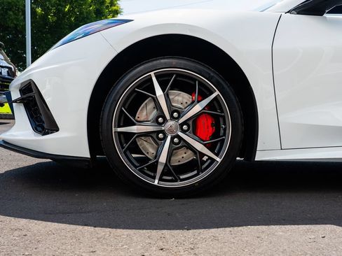 Used 2022 Chevrolet Corvette Stingray Preferred Cpe w/ Z51 Performance Package RWD image 7
