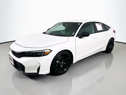 Used 2025 Honda Civic Sport image 3